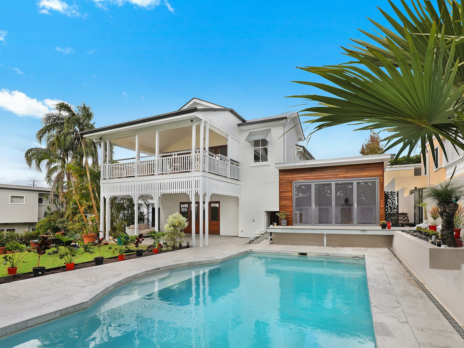 Commercial lawn maintenance service in Nassau County NY